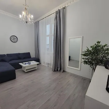 Warm & Cozy Apartment In The Heart Of Historical לבוב מראה חיצוני תמונה